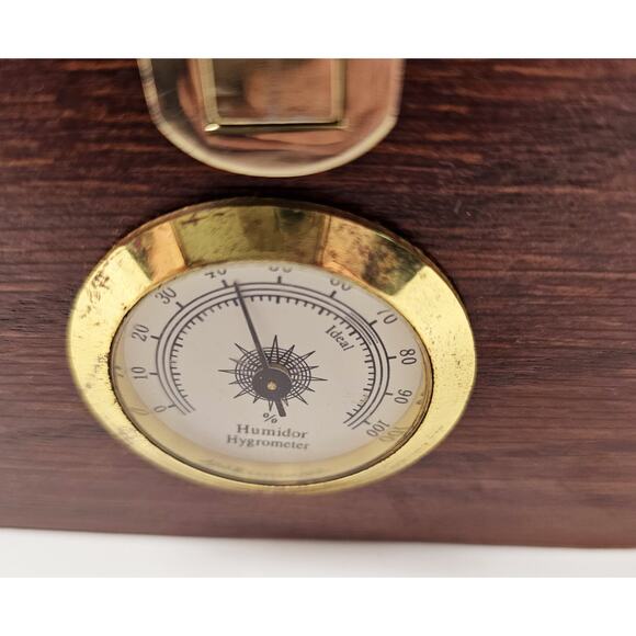 Capri-Elegant Quality Importers Wooden Desktop Humidor With Hygrometer - Picture 10 of 10